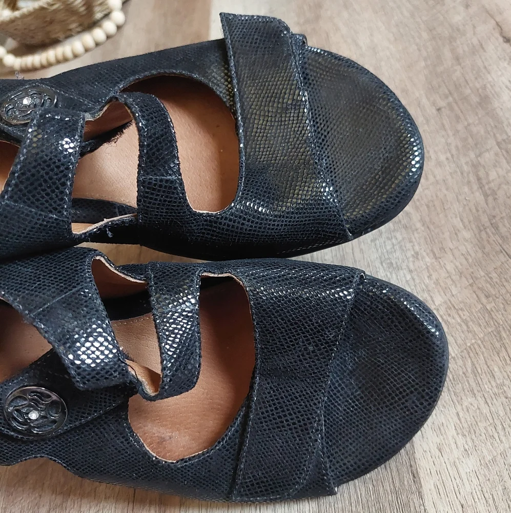 Clarks Artisan Women's Sandals Strappy Tiffani Aldora Black Leather 7.5W